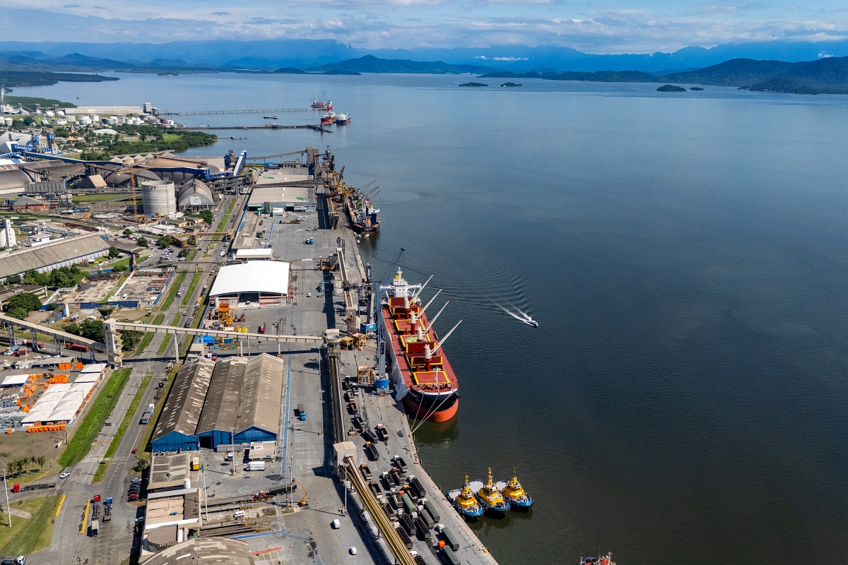 Paranaguá investe R$ 6,8 bi para fortalecer exportações