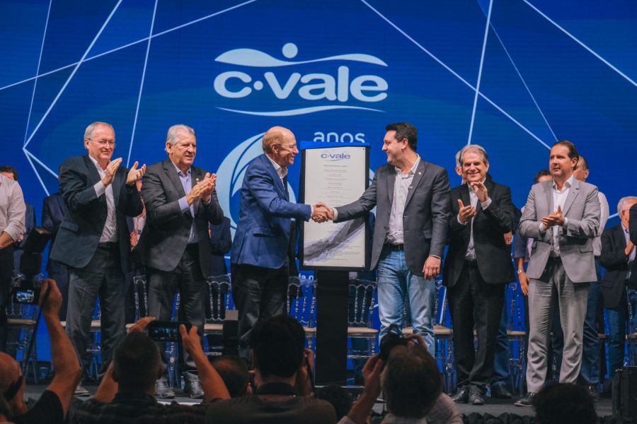 c.vale inaugura esmagadora